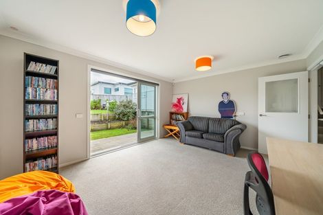 Photo of property in 21 Flotilla Place, Whitby, Porirua, 5024