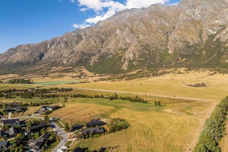 Photo of property in 19 Pendeen Crescent, Jacks Point, Queenstown, 9371