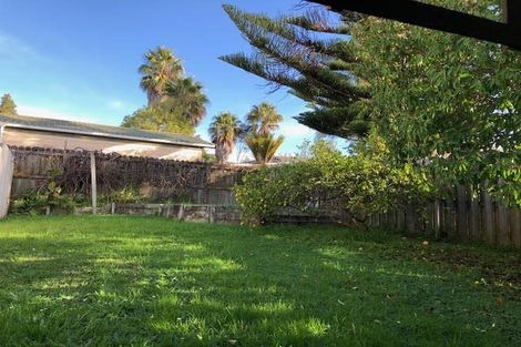 Photo of property in 18 Raphael Place, West Harbour, Auckland, 0618
