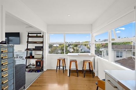 Photo of property in 14 Hythe Terrace, Mairangi Bay, Auckland, 0630