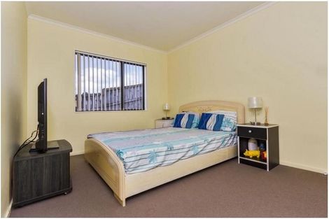 Photo of property in 227 Triangle Road, Massey, Auckland, 0614