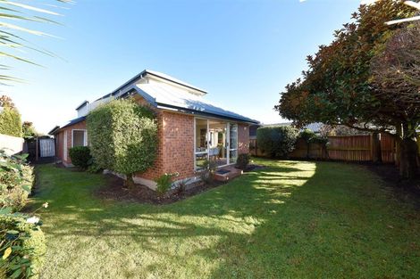 Photo of property in 4 Rosefield Lane, Northcote, Christchurch, 8052