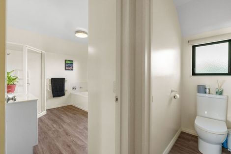 Photo of property in 6 Hillcrest Lane, Levin, 5510