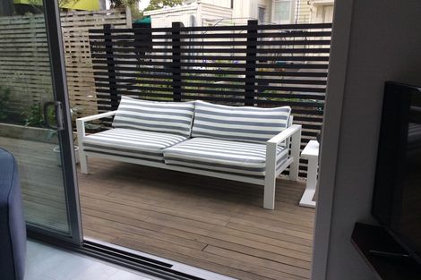 Photo of property in 15 Old Lake Road, Narrow Neck, Auckland, 0624