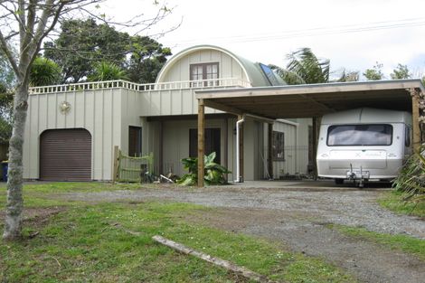 Photo of property in 8 George Avenue, Herald Island, Auckland, 0618