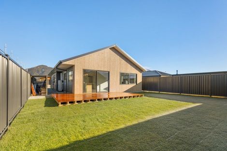 Photo of property in 5 Guthrie Street, Lake Hawea, 9382