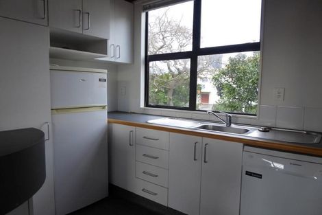 Photo of property in 2/80 Hobson Street, Thorndon, Wellington, 6011