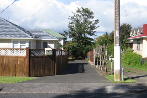 Photo of property in 61a Totara Road, Te Atatu Peninsula, Auckland, 0610