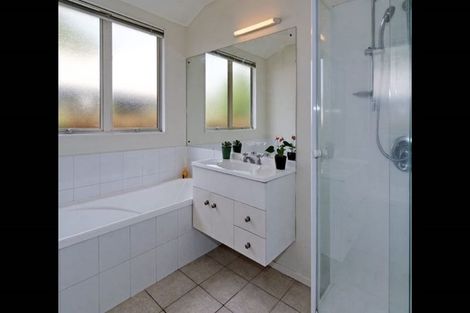 Photo of property in 63 Kingdale Road, Henderson, Auckland, 0610