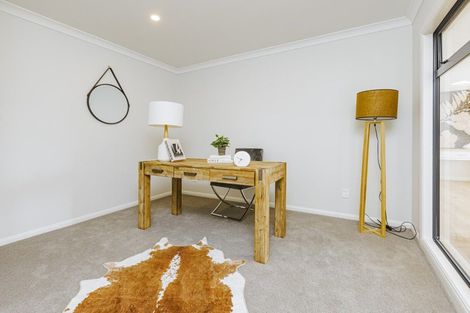 Photo of property in 31 Evergreen Parade, Rosehill, Papakura, 2113