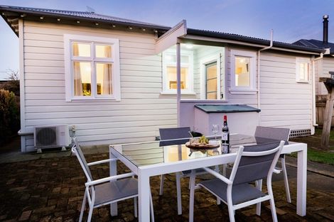 Photo of property in 6 Alma Street, Saint Kilda, Dunedin, 9012