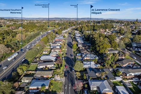 Photo of property in 21 Lawrence Crescent, Hillpark, Auckland, 2102