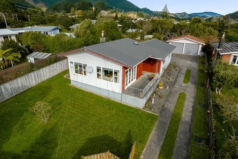 Photo of property in 102 Ruapehu Street, Paraparaumu, 5032