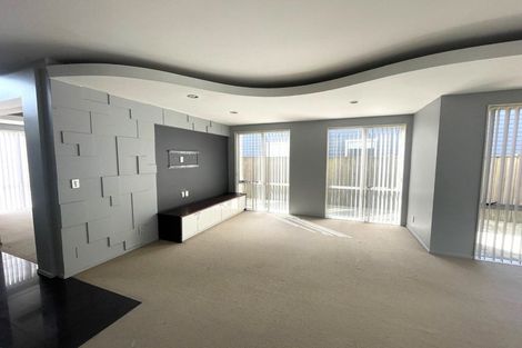 Photo of property in 14 Stamford Crescent, Flat Bush, Auckland, 2019