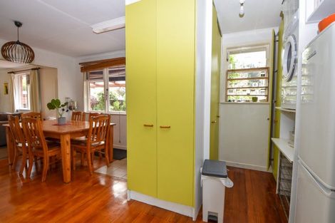 Photo of property in 1 Hughan Place, Carterton, 5713