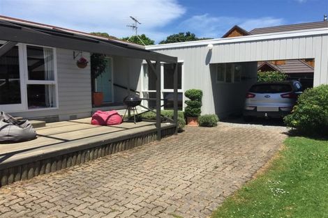 Photo of property in 62 Ngaio Road, Waikanae, 5036