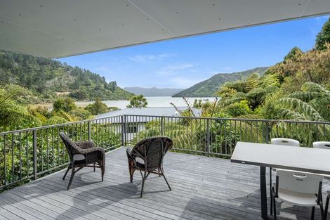 Photo of property in 25 Mccormicks Road, Whatamango Bay, Picton, 7281