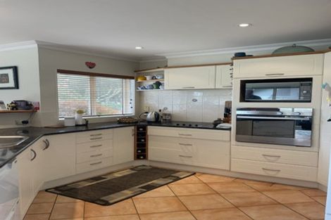 Photo of property in 6 Esther Place, Red Beach, 0932