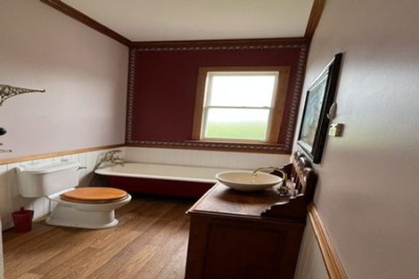 Photo of property in 215 Bridge Street, Bulls, 4818