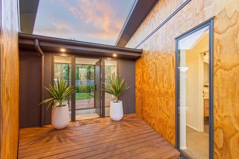 Photo of property in 98 Osborne Street, Waltham, Christchurch, 8011