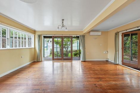 Photo of property in 2/292 Glenfield Road, Glenfield, Auckland, 0629