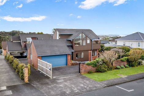Photo of property in 1/56 Aberdeen Road, Campbells Bay, Auckland, 0620