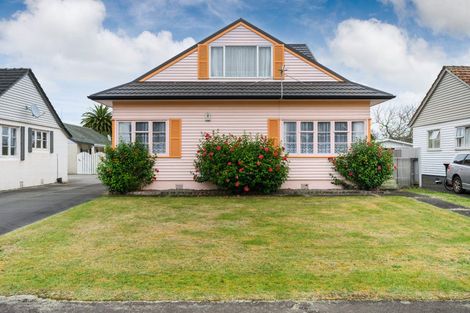 Photo of property in 42 Ihle Street, Terrace End, Palmerston North, 4410