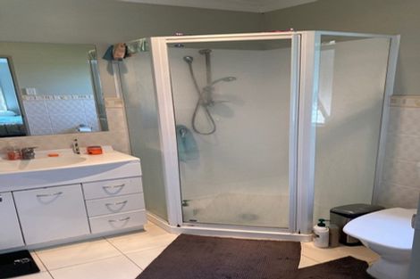 Photo of property in 61 Helleur Road, Massey, Auckland, 0614