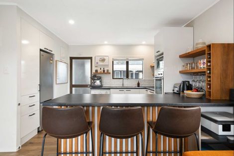 Photo of property in 122a Mayfair Avenue, Whangamata, 3620