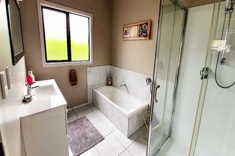 Photo of property in 15 Lake View Road, Waipukurau, 4200