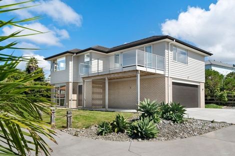 Photo of property in 1051a Whangaparaoa Road, Tindalls Beach, Whangaparaoa, 0930