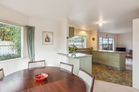 Photo of property in 6 Glen Loch Place, Paraparaumu, 5032