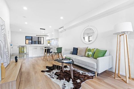 Photo of property in 9 Dotterel Place, Westgate, Auckland, 0614