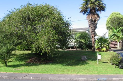 Photo of property in 59 Gloria Avenue, Te Atatu Peninsula, Auckland, 0610