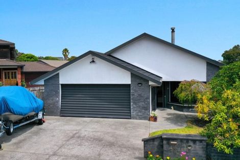 Photo of property in 16 Chiania Place, Somerville, Auckland, 2014