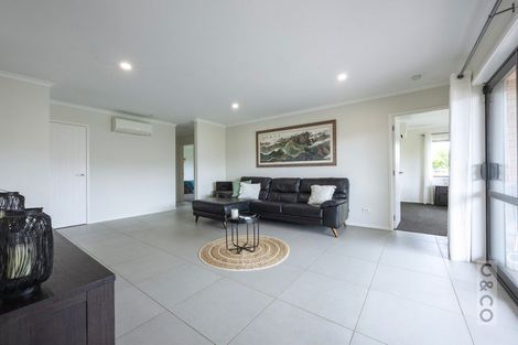 Photo of property in 42 Gilbransen Road, Kumeu, 0810