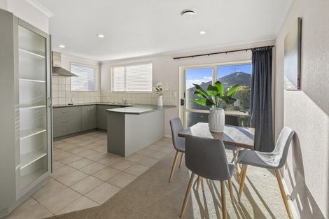 Photo of property in 6 Richard Halse Drive, Manurewa, Auckland, 2105