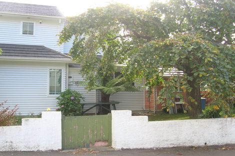 Photo of property in 16 Cavendish Square, Strathmore Park, Wellington, 6022