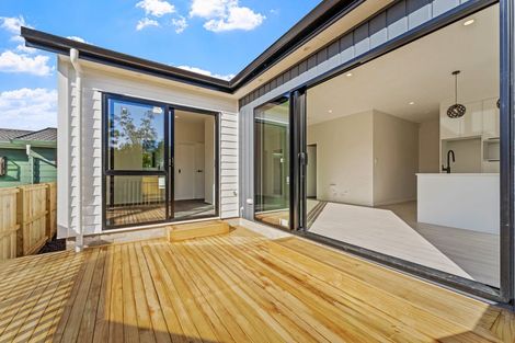 Photo of property in 19b Red Beach Road, Red Beach, 0932