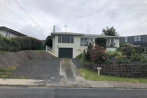 Photo of property in 42 Omokoroa Road, Omokoroa, 3114