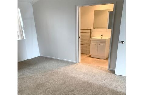 Photo of property in 76 Totara Meadows Court, Wiri, Auckland, 2104