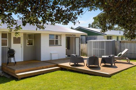 Photo of property in 5 Brixham Place, Merrilands, New Plymouth, 4312