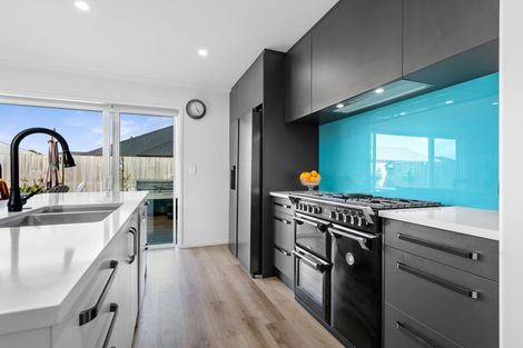 Photo of property in 10 Kaaka Street, Cambridge, 3434