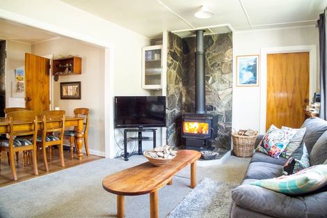 Photo of property in 74 Main Road, Harihari, 7884