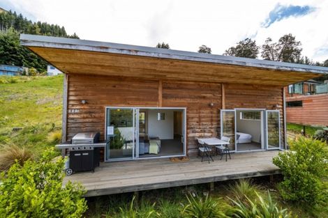 Photo of property in 129a Wynyard Crescent, Fernhill, Queenstown, 9300
