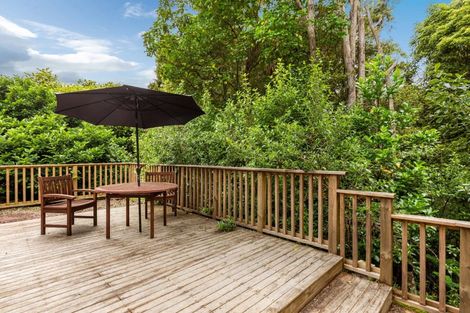 Photo of property in 233 Golf Road, Titirangi, Auckland, 0604