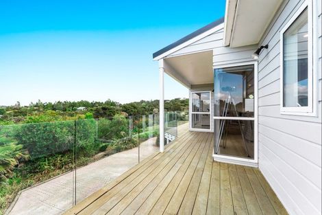 Photo of property in 6 Puriri Place, Sandspit, Warkworth, 0982