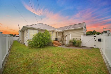 Photo of property in 36 Kelvin Road, Papakura, 2110
