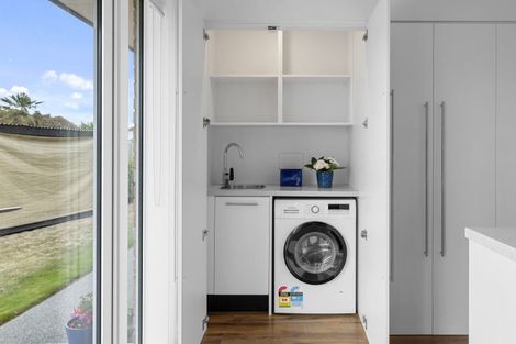 Photo of property in 10 Dundee Close, Darfield, 7510