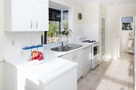 Photo of property in 112 Gills Road, Bucklands Beach, Auckland, 2014